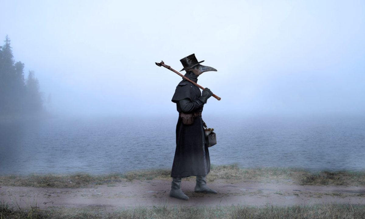VIDEO  La máscara de la muerte: el origen del traje de los médicos de la  peste