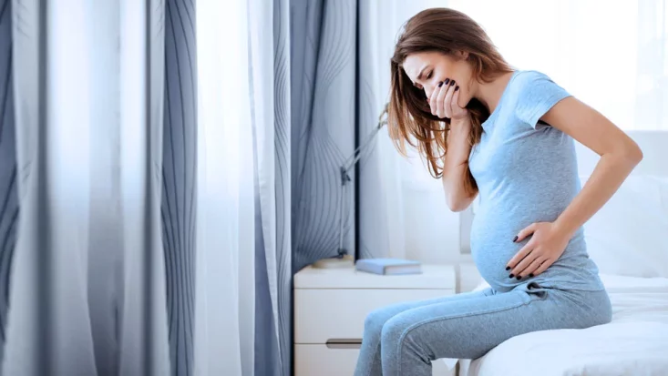 Corrimento na gravidez: causas, sintomas e tratamento